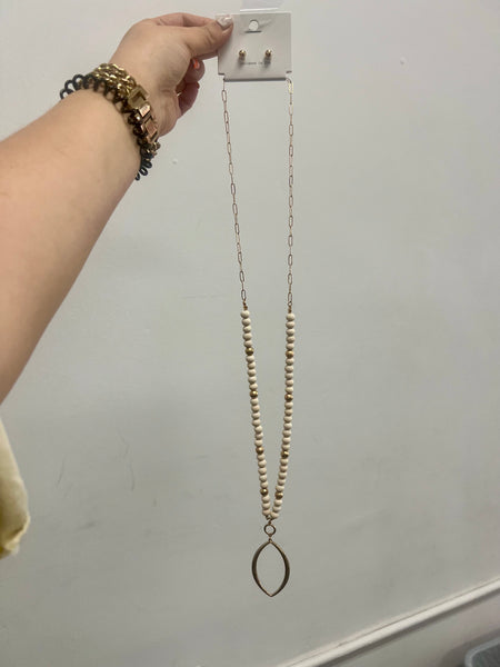 White & Gold Pendant Necklace