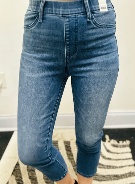 Judy Blue Cool Denim Pull-On Capri