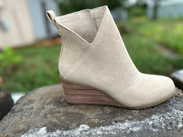 Toms Oatmeal Suede Boot